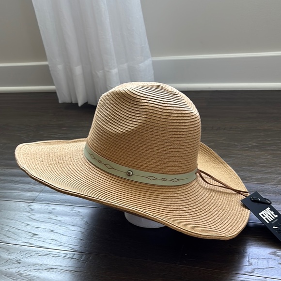 Frye Accessories - FRYE High Crown Western Natural 100% paper,adjustable,banded,studs,4.5” brim hat